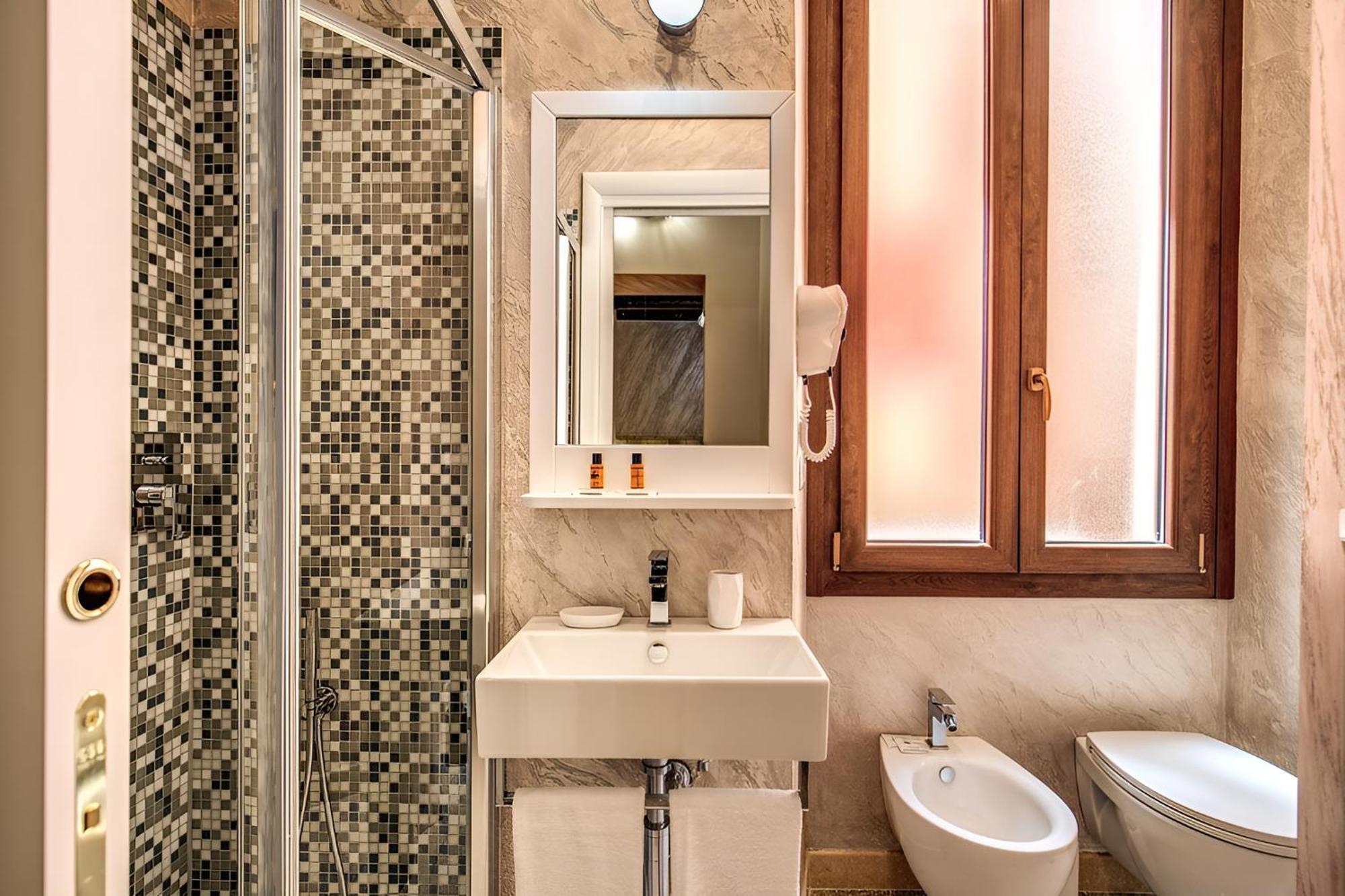 Colosseo Accomodation Room Guest House Rome Buitenkant foto