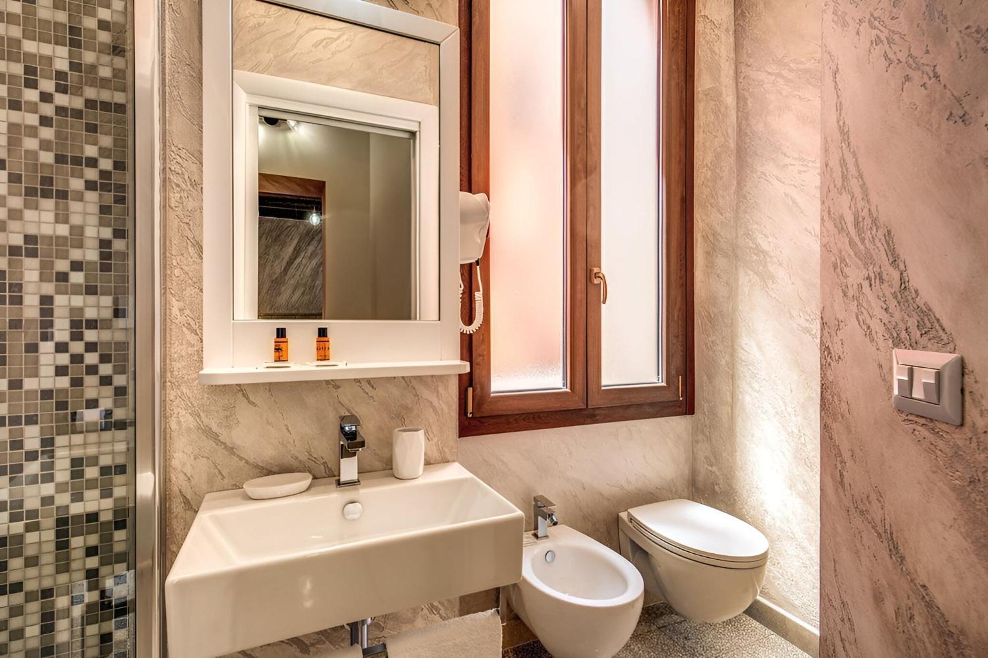 Colosseo Accomodation Room Guest House Rome Buitenkant foto